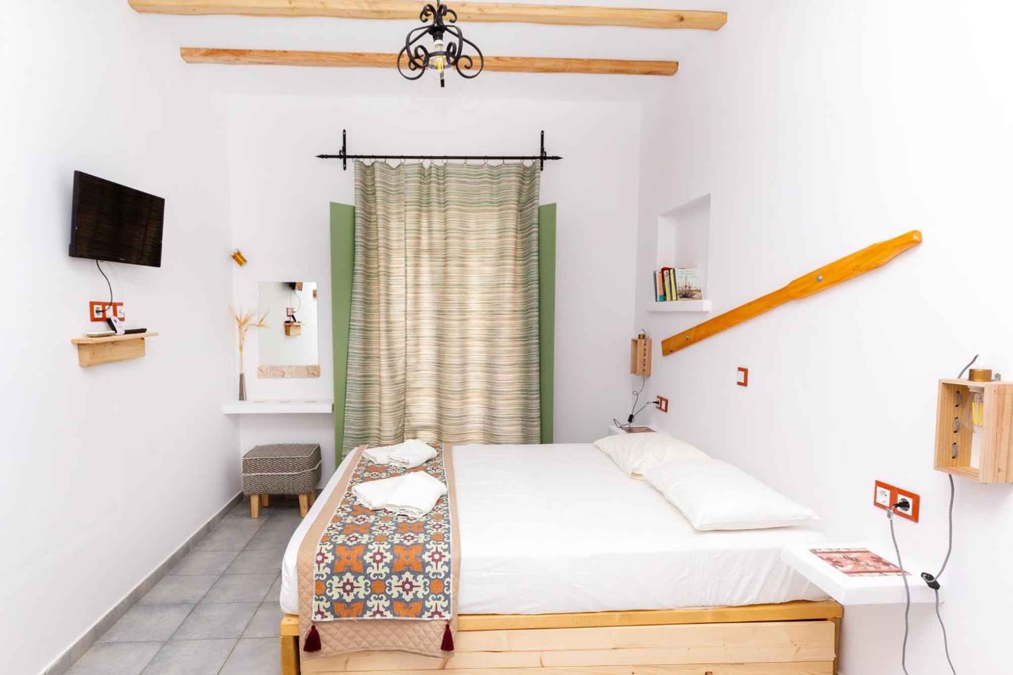 Ailouros Summer Hotel Schoinoussa Bagian luar foto