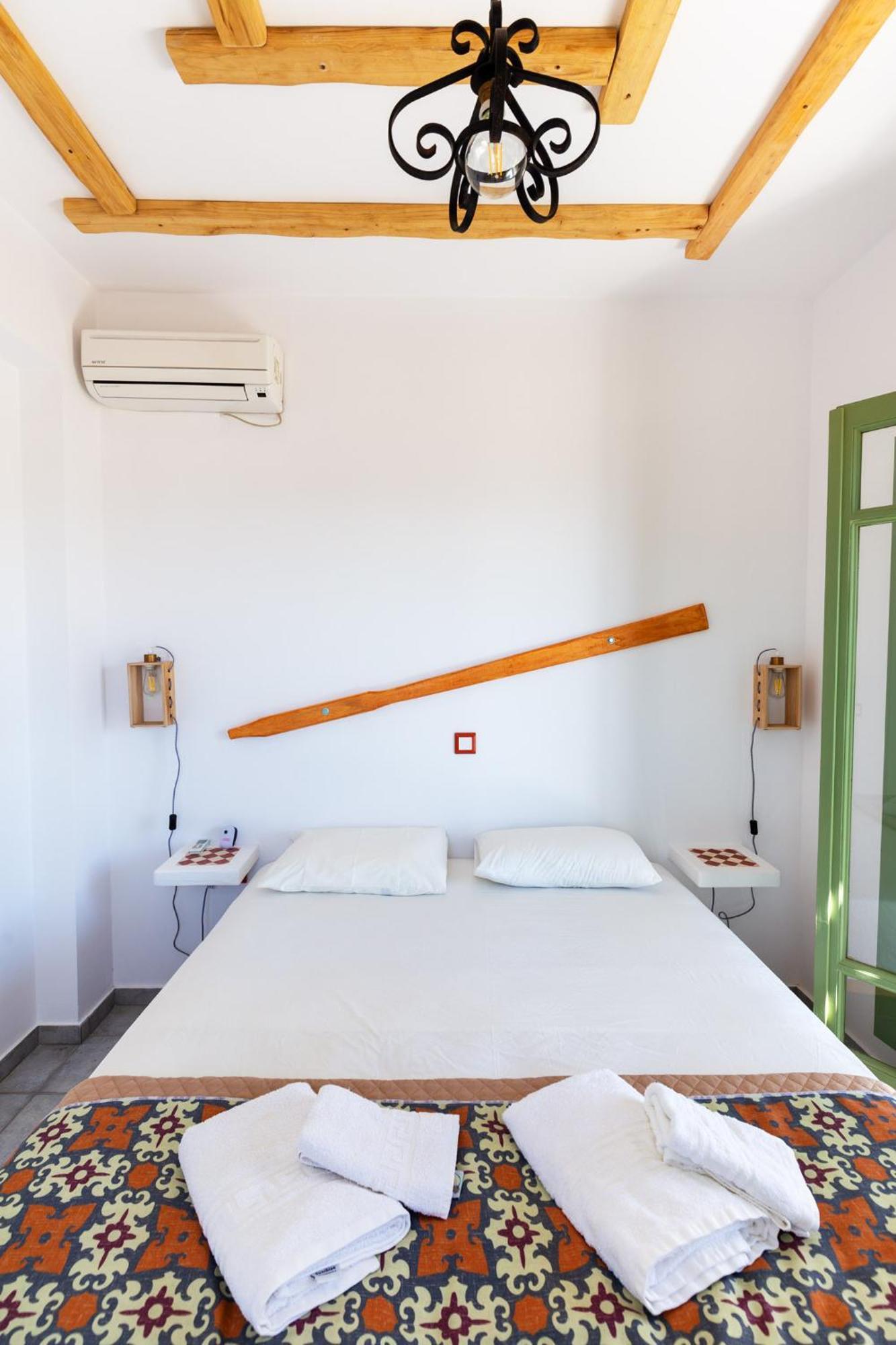 Ailouros Summer Hotel Schoinoussa Bagian luar foto