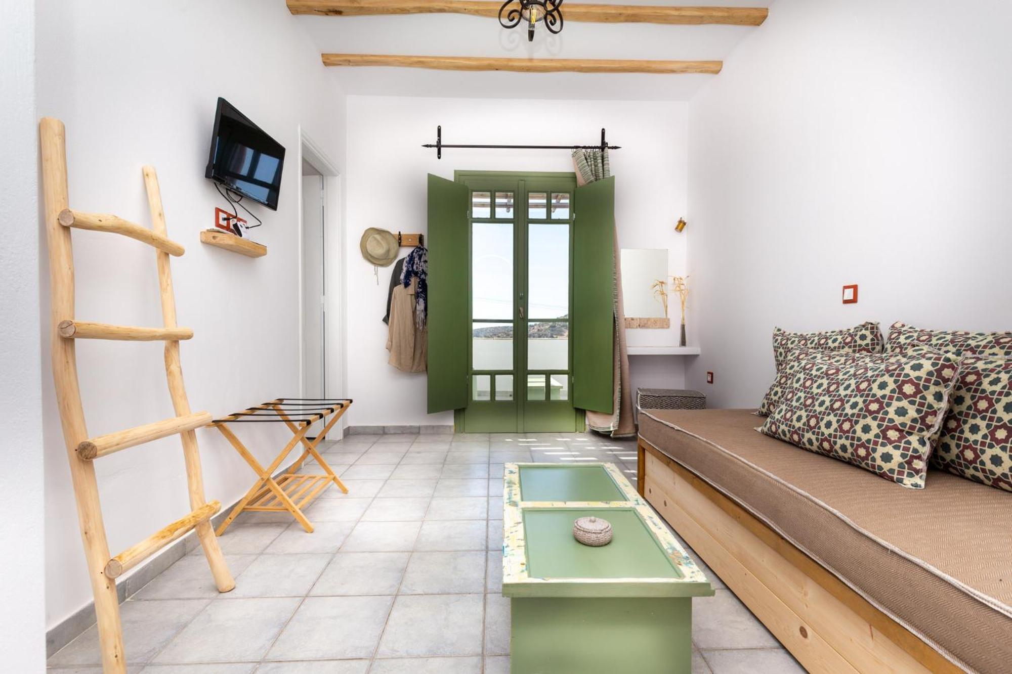 Ailouros Summer Hotel Schoinoussa Bagian luar foto