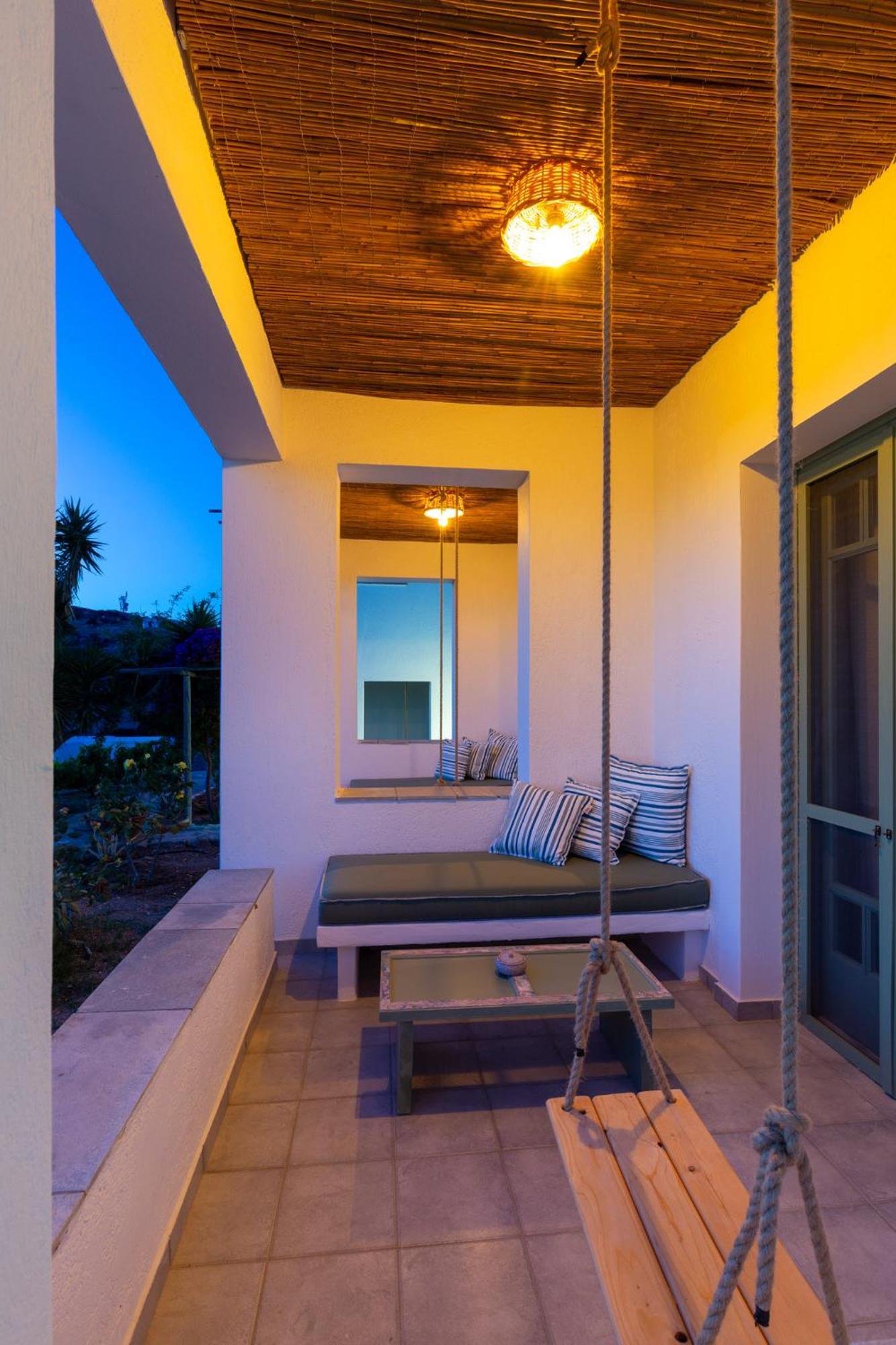 Ailouros Summer Hotel Schoinoussa Bagian luar foto